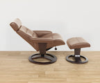 Poltrona reclinabile e pouf in pelle Oswin