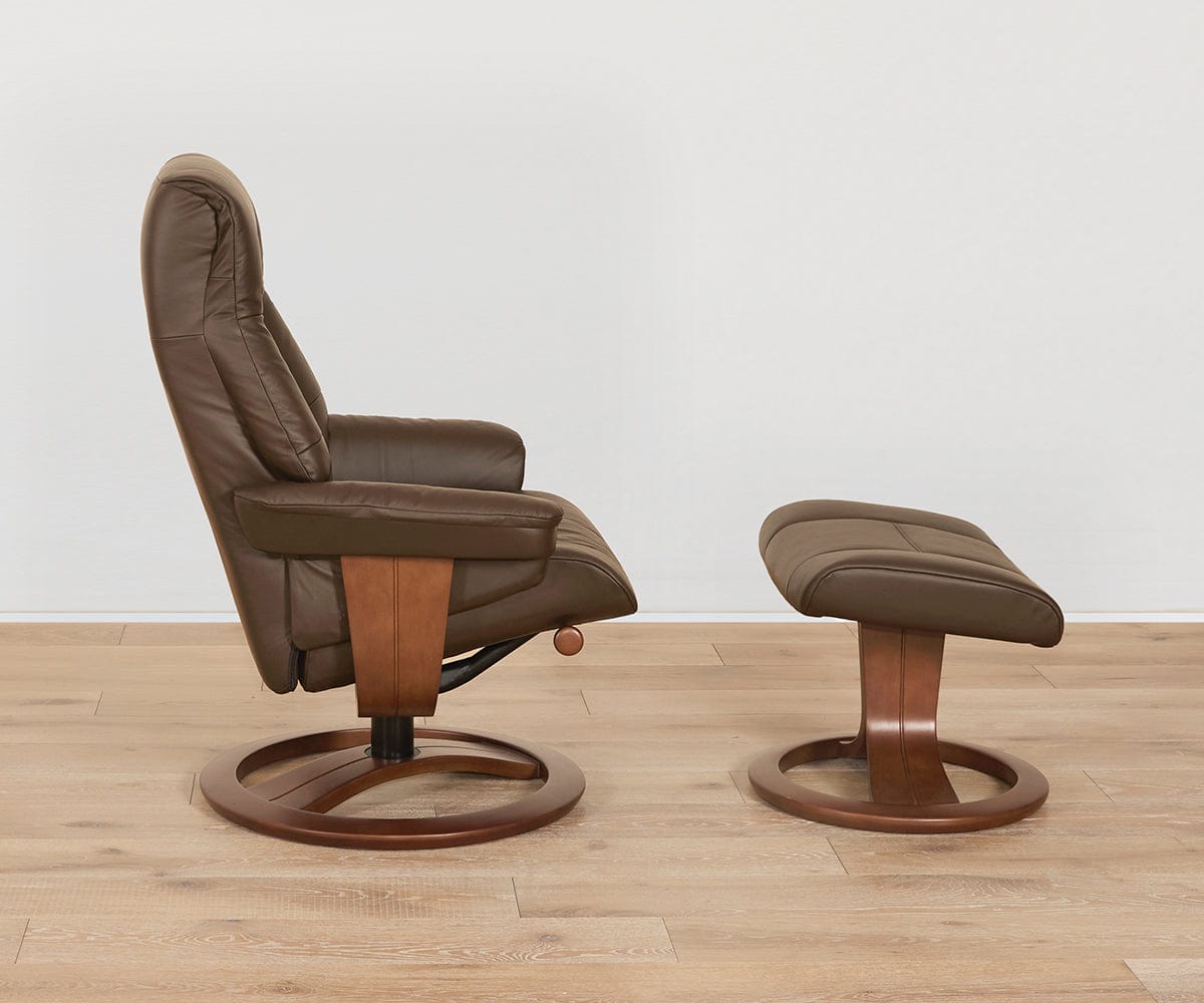 Poltrona reclinabile e ottomana in pelle Aksel