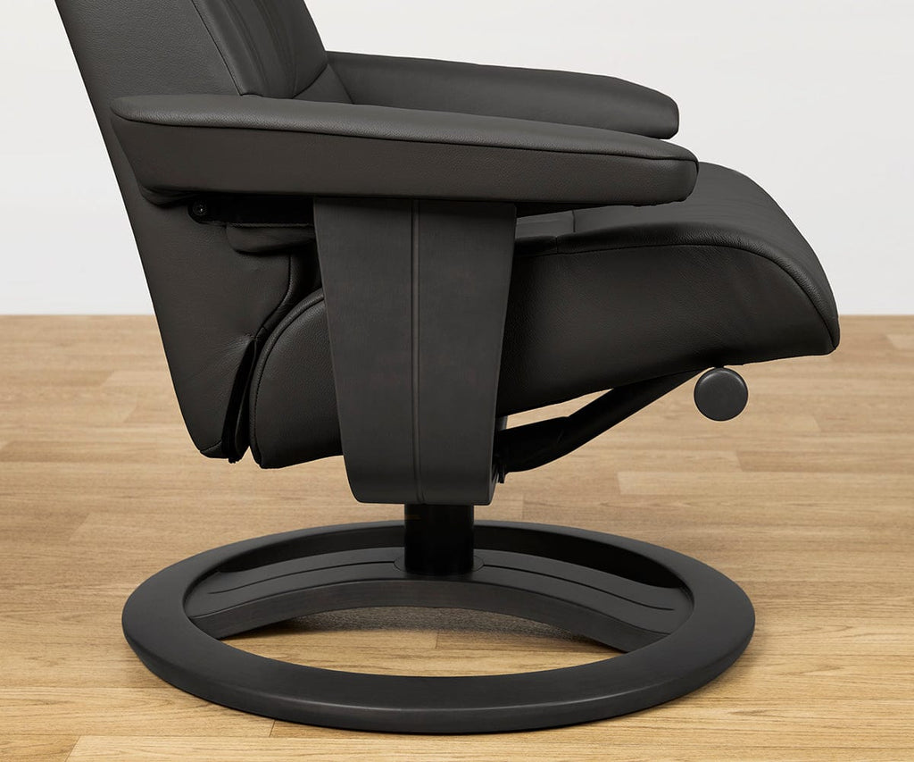 Poltrona reclinabile e pouf in pelle Hans