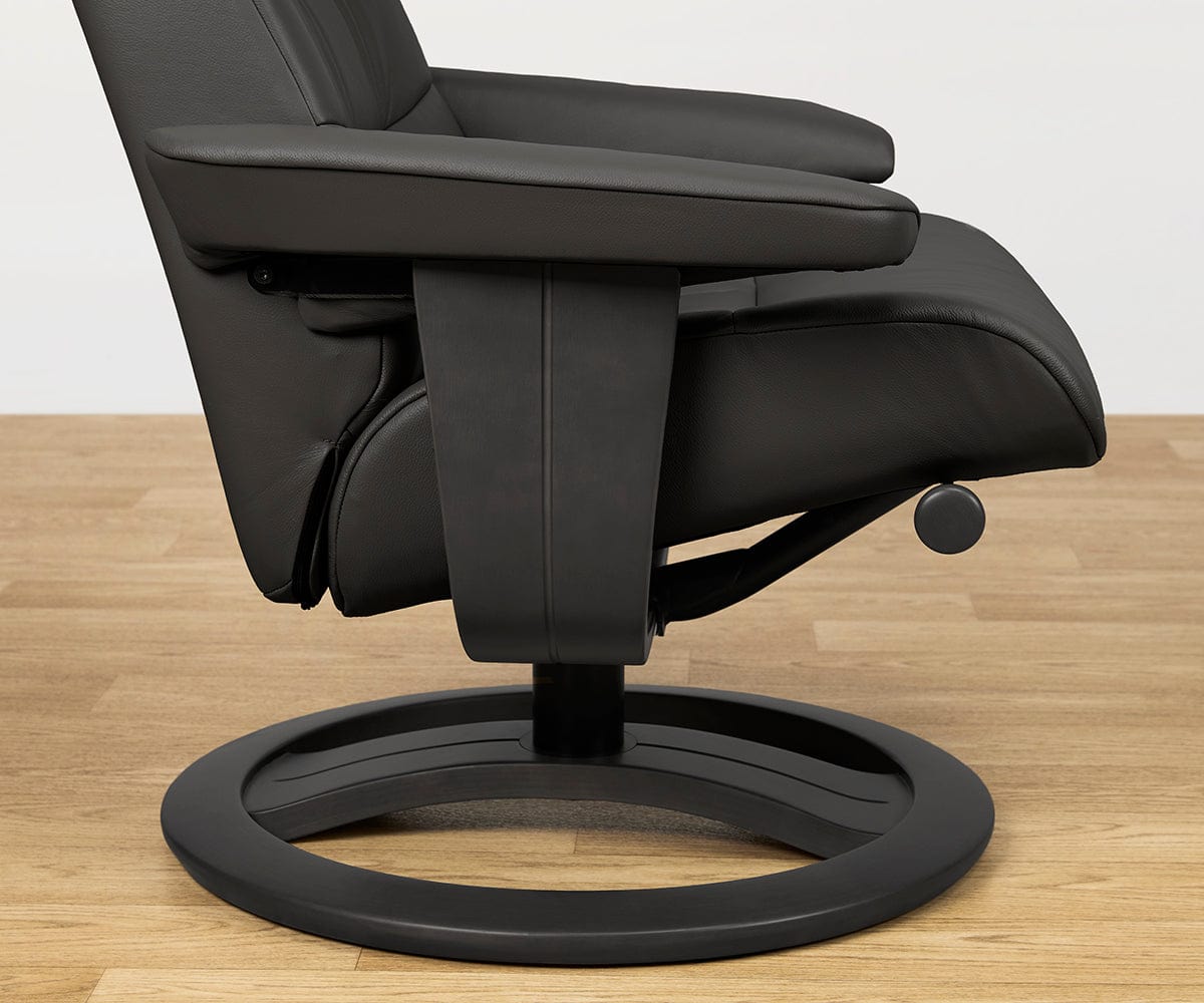 Poltrona reclinabile e pouf in pelle Hans