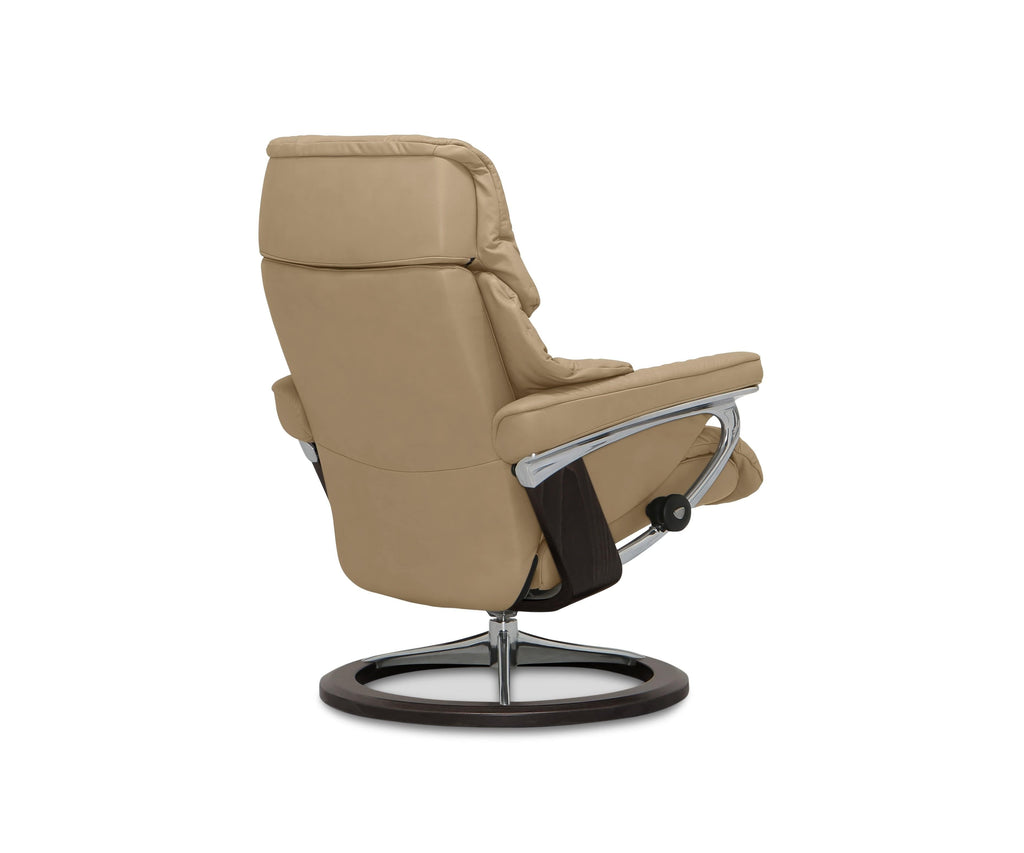 Poltrona reclinabile e poggiapiedi Stressless® Reno con base Signature - Sabbia